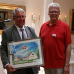Kaj G. Nielsen (t.v.) og kunstner Jørgen Ibenfeldt (t.h.)