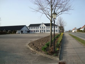 2011-grc3a6nsekroen Gr├ªnsekroen - et hj├©rne af museet ses overfor